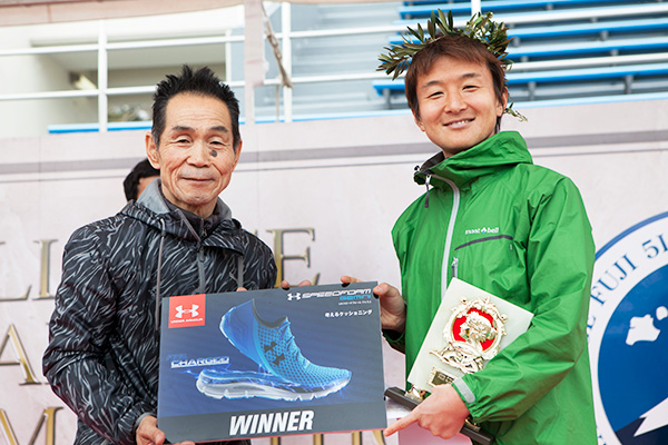 飯野　航　さん